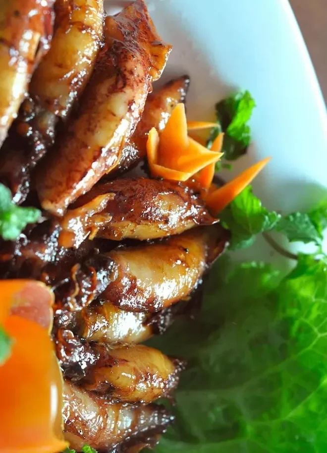 Mực trứng chiên mắm